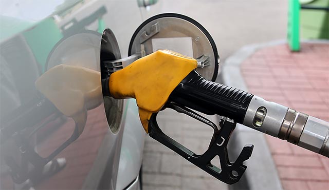 car-fuel-filling