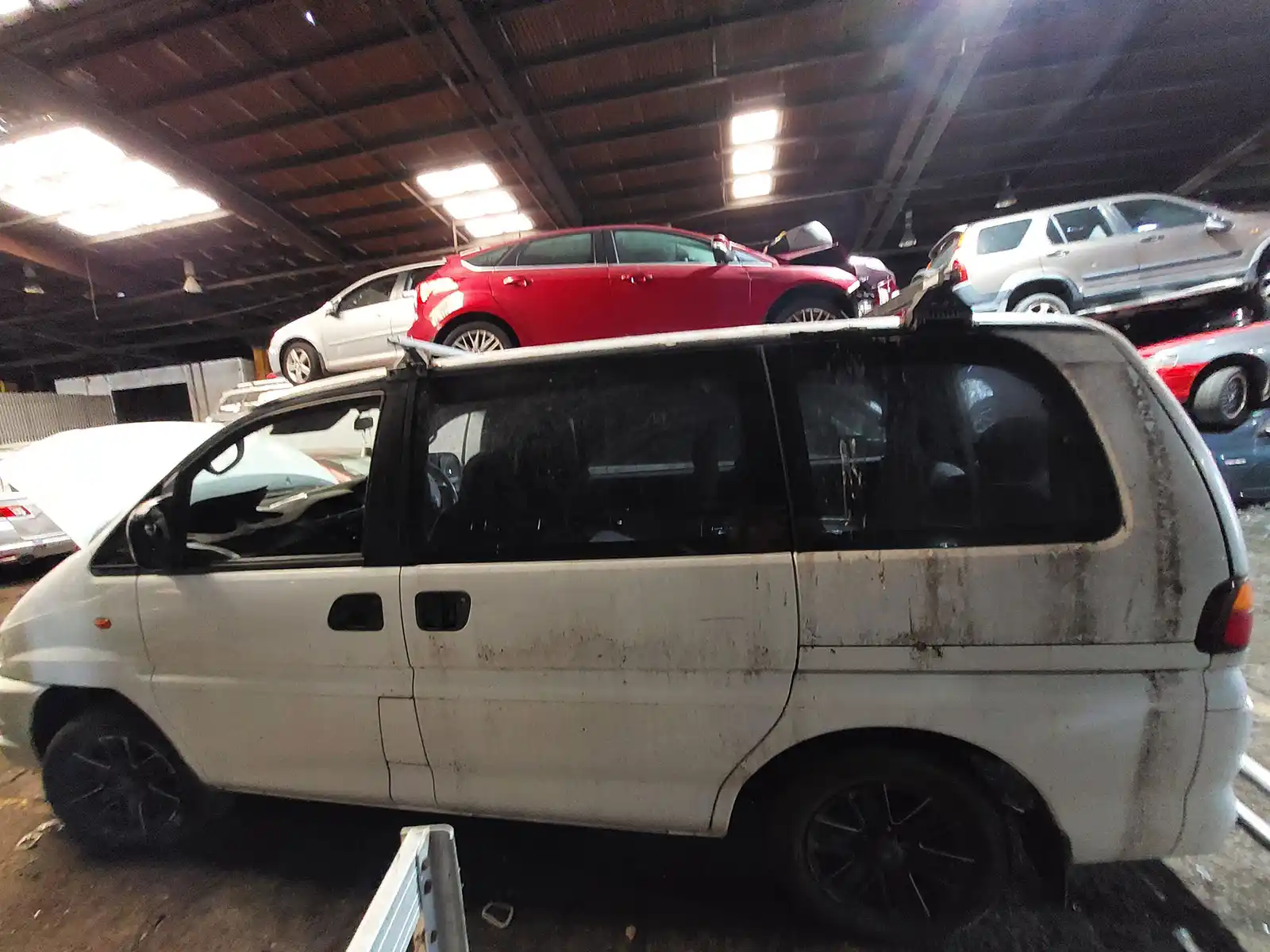 2002 Mitsubishi Starwagon GLX